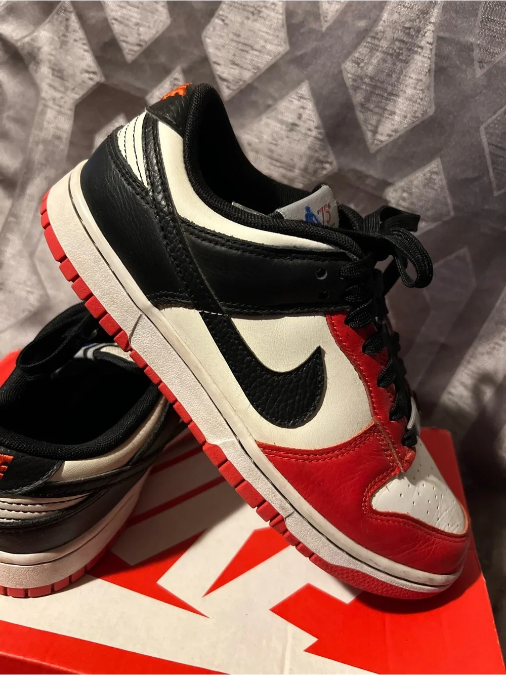 Nike Dunk Low EMB NBA 75th Anniversary Chicago Bulls Sneaker Men 7.5 W 9 Box